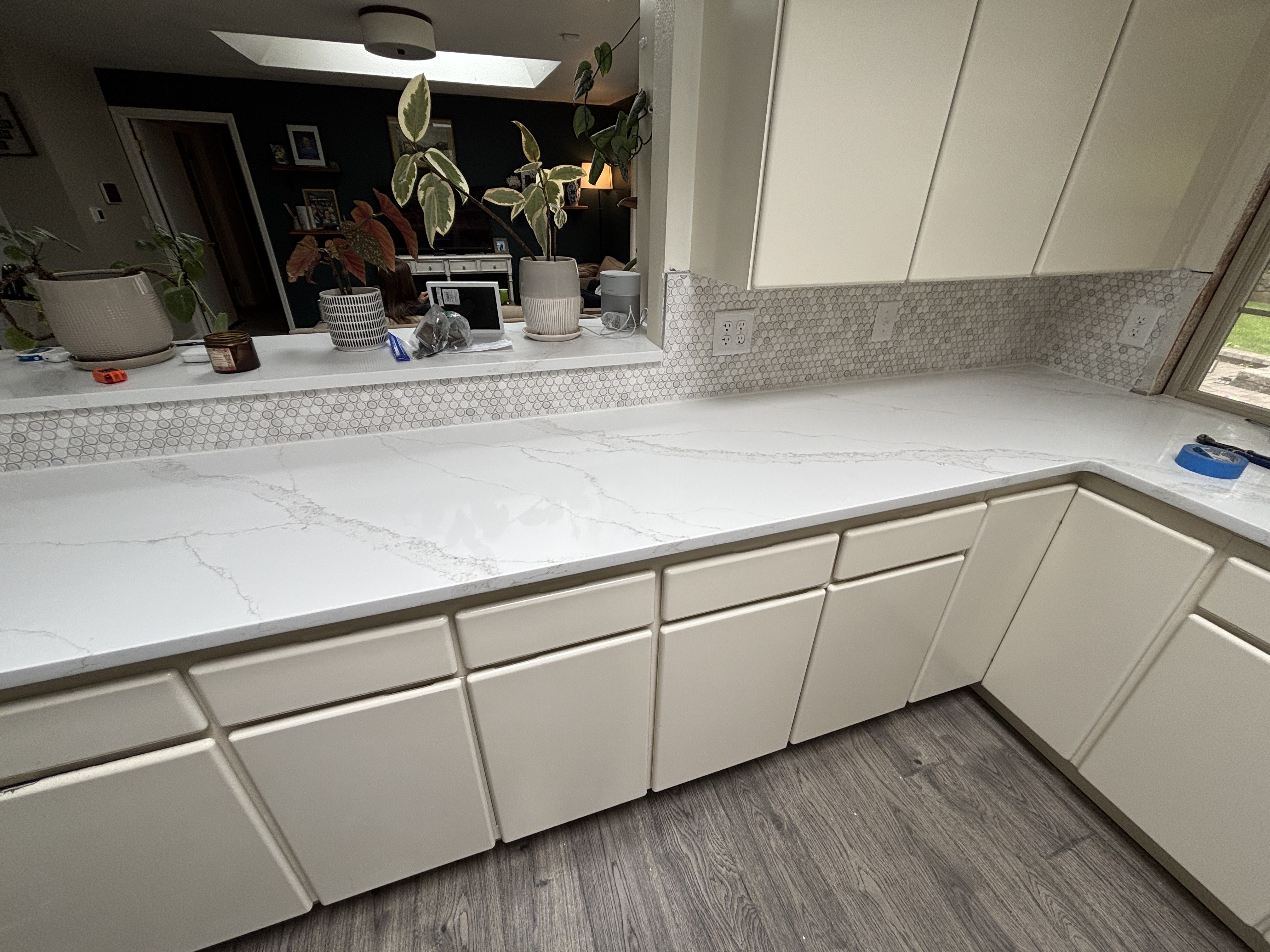 Kitchen backsplash tile installation